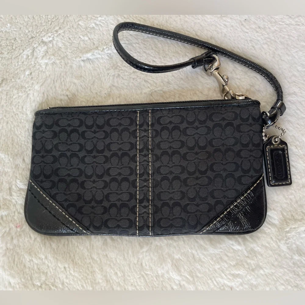 Coach vintage wristlet EUC